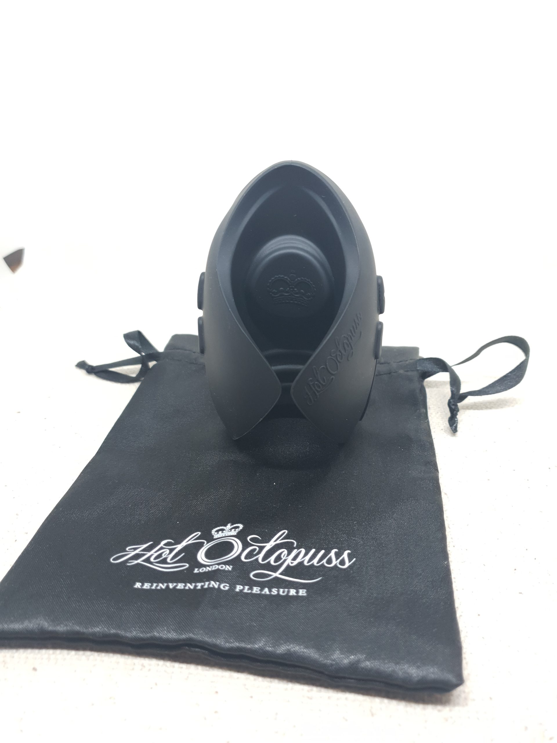 Front side of the Pulse on its storage bag