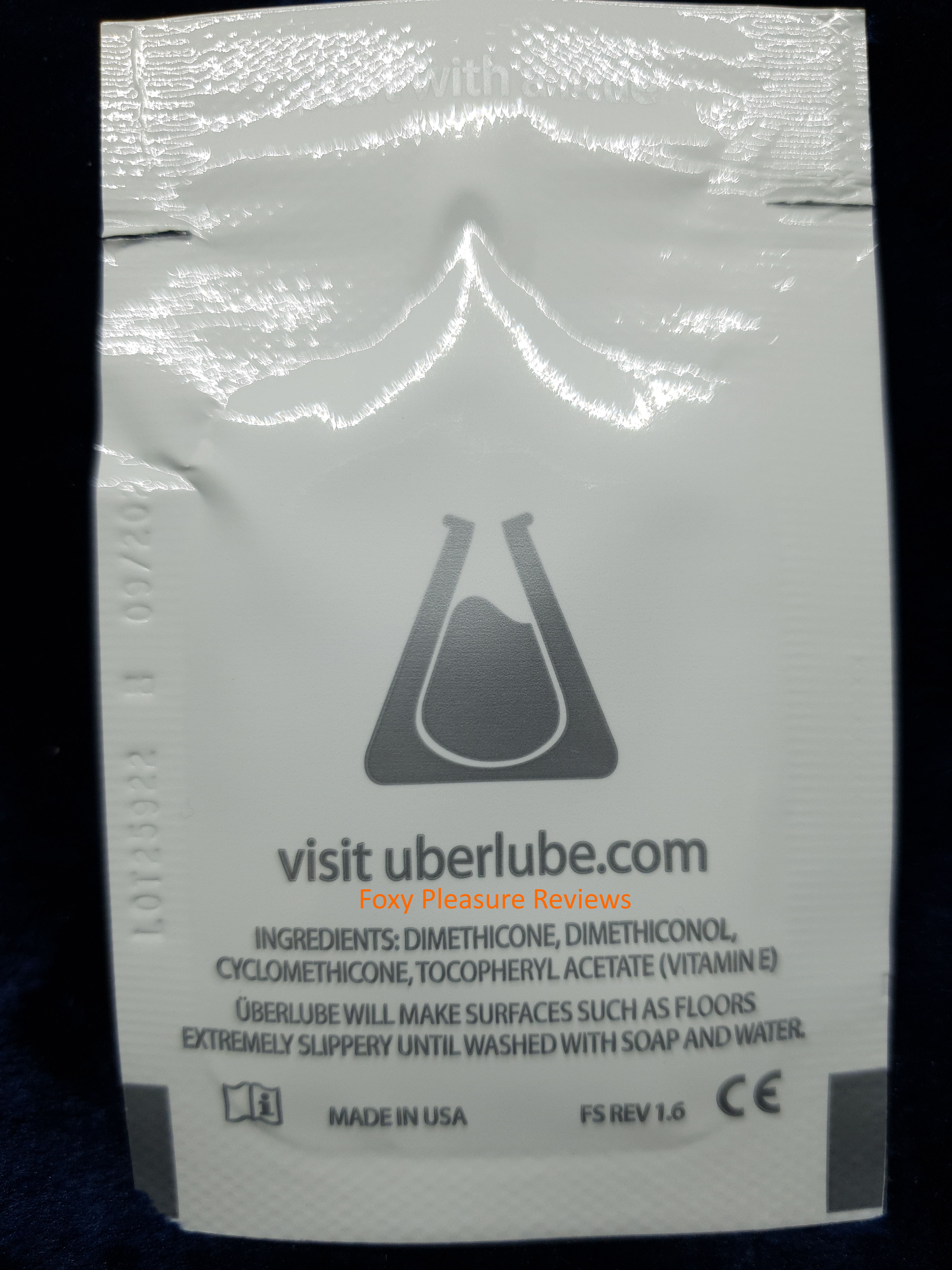 Back view of a 2mL unidose of Überlube